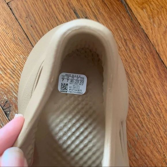 Yeezy Foam Runner - Tan - Picture 14 of 15